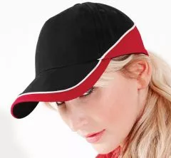 Baseballcap in Kontrastfarben. Verschiedene Farben Baseballcap in Kontrastfarben. Verschiedene Farben